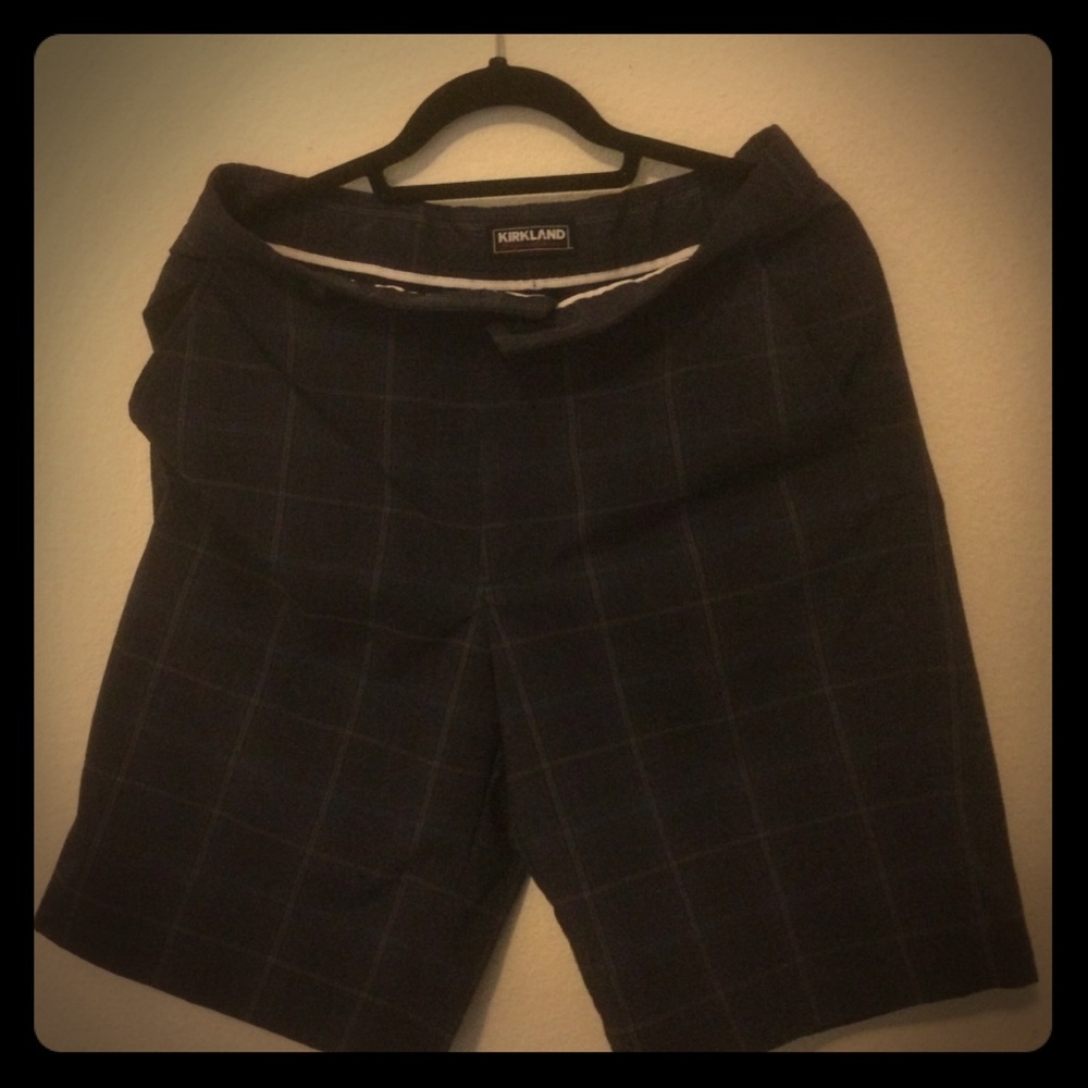 NWOT Men’s Kirkland Signature Shorts Sz 32